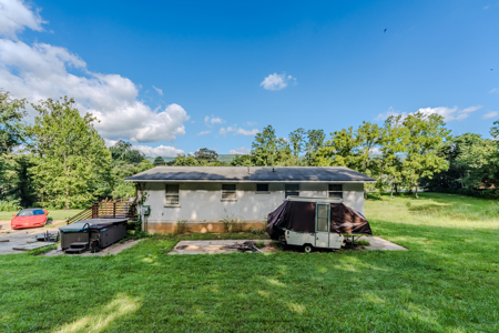 Country Home for Sale in Salem VA - image 28