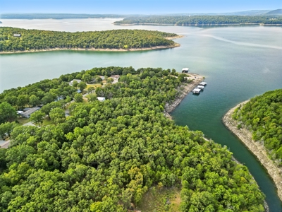 Lake Home with 2 Home and 3 Stall Boat Dock on Bull Shoals Lake - image 17