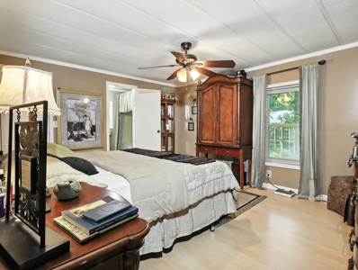 Lake Home with 2 Home and 3 Stall Boat Dock on Bull Shoals Lake - image 24