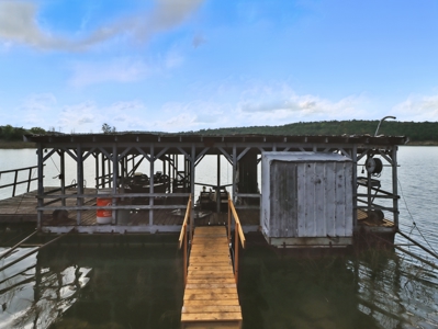 Lake Home with 2 Home and 3 Stall Boat Dock on Bull Shoals Lake - image 5