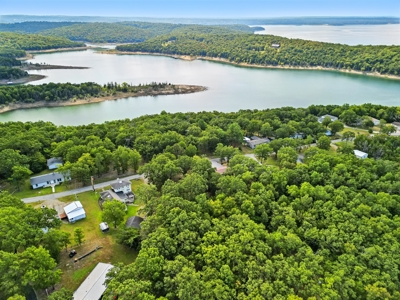 Lake Home with 2 Home and 3 Stall Boat Dock on Bull Shoals Lake - image 15