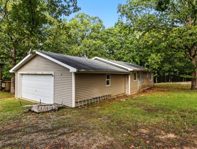 Lake Home with 2 Home and 3 Stall Boat Dock on Bull Shoals Lake - image 39