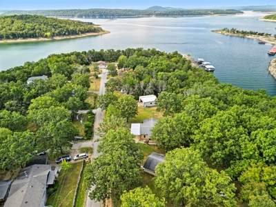 Lake Home with 2 Home and 3 Stall Boat Dock on Bull Shoals Lake - image 10