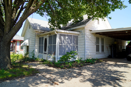 No Reserve Auction, Home in Meeker, OK - image 1