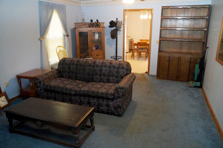 No Reserve Auction, Home in Meeker, OK - image 8