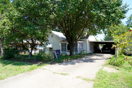 No Reserve Auction, Home in Meeker, OK - image 3