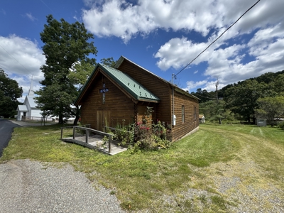 Land for sell with a structure on it located in Floyd County, VA - image 3