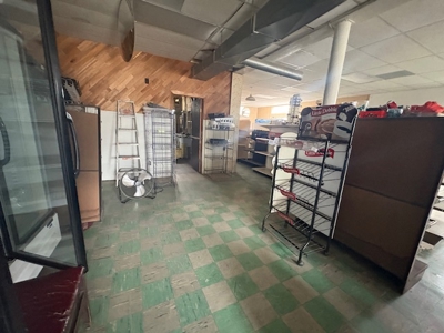 Clarington, OH Former carryout building & Rentals - image 9