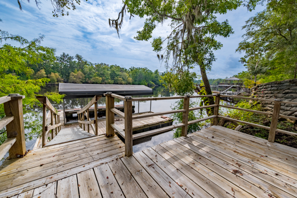 Florida Suwannee River Home & Airbnb Retreat with Private Dock