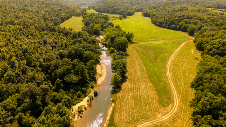 Luxury Hunting Retreat in the Missouri Ozarks | 2524.28 Acres - image 43