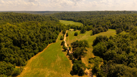 Luxury Hunting Retreat in the Missouri Ozarks | 2524.28 Acres - image 29