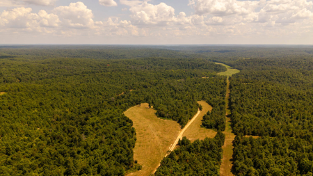 Luxury Hunting Retreat in the Missouri Ozarks | 2524.28 Acres - image 24