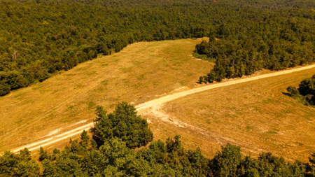 Luxury Hunting Retreat in the Missouri Ozarks | 2524.28 Acres - image 28