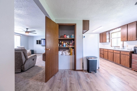 Well Maintained Country Home for Sale in Harlan, Iowa - image 6