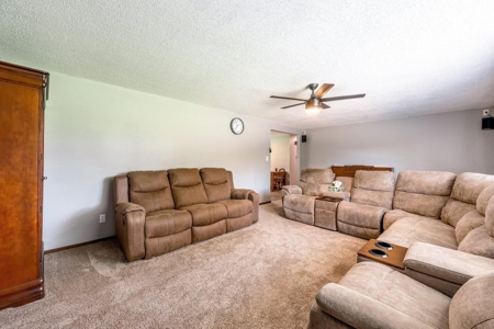 Well Maintained Country Home for Sale in Harlan, Iowa - image 3