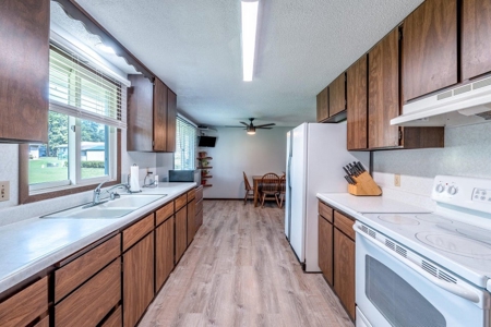 Well Maintained Country Home for Sale in Harlan, Iowa - image 10