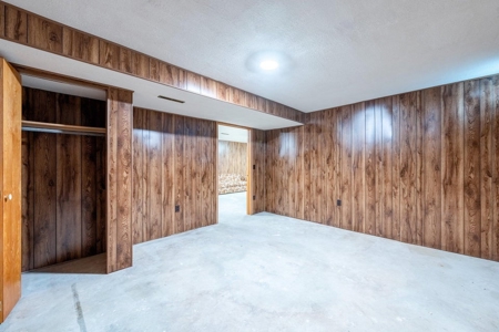Well Maintained Country Home for Sale in Harlan, Iowa - image 19