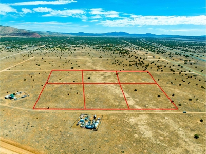 Convenient Northern AZ off grid rural property - image 2