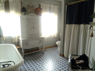 Spacious 4 bedroom, 3 bath home with modern upgrades - image 19