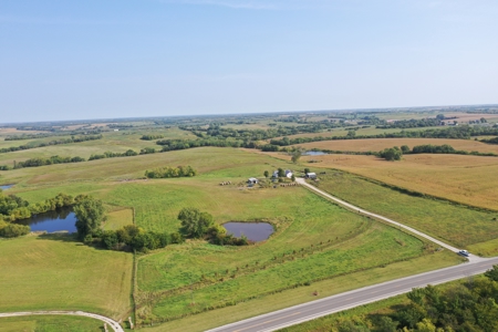 Spacious 4 bedroom, 3 bath home with modern upgrades - image 37