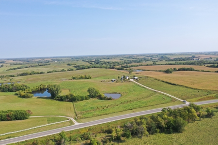 Spacious 4 bedroom, 3 bath home with modern upgrades - image 36