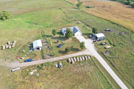 Spacious 4 bedroom, 3 bath home with modern upgrades - image 40