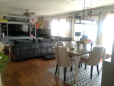 Spacious 4 bedroom, 3 bath home with modern upgrades - image 27