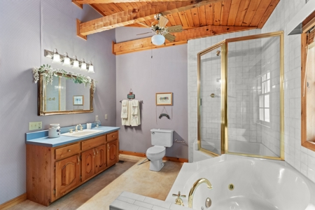 Legacy Estate in Mooresburg, Hawkins County Hunting Resort TN - image 16