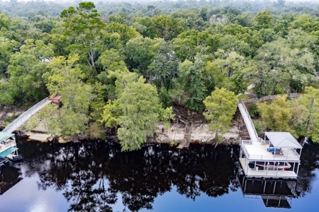 Suwannee Riverfront Home for Sale in Branford FL! - image 16