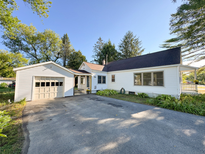 Charming Corner Lot Ranch Home in Passadumkeag, Maine - image 2