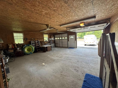 Charming Lake Retreat: Ideal for Getaways or Investment - image 11