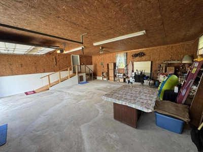 Charming Lake Retreat: Ideal for Getaways or Investment - image 13