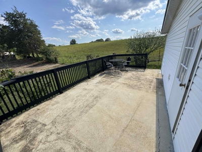 Charming Lake Retreat: Ideal for Getaways or Investment - image 14