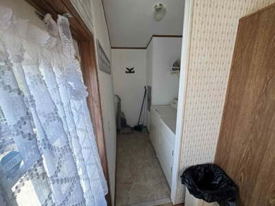 Charming Lake Retreat: Ideal for Getaways or Investment - image 3