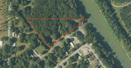 Little Red River Riverfront Hunting and Fishing Camp For Sale - image 43