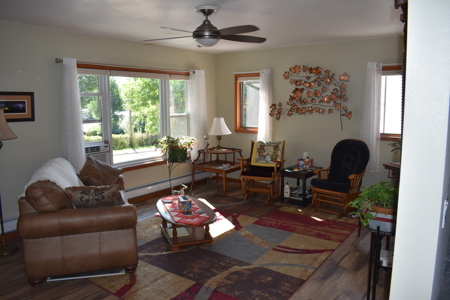 Home for Sale Shelby Montana, fabulous kitchen, 3 bed 2 bath - image 16
