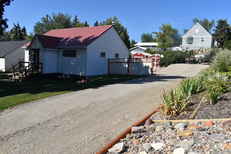 Home for Sale Shelby Montana, fabulous kitchen, 3 bed 2 bath - image 4