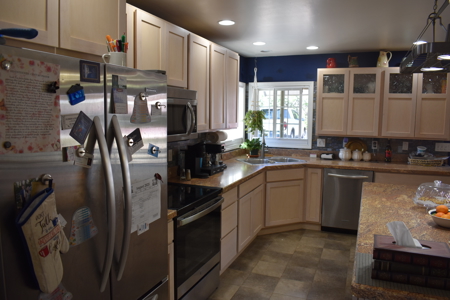 Home for Sale Shelby Montana, fabulous kitchen, 3 bed 2 bath - image 24