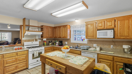 118 Acres w/ Home, Creek & Hunting in Missouri Ozarks - image 5