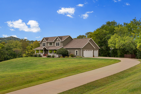 Gorgeous 4BD/3.5BA Country Home on 4 Private Acres in La Crosse - image 22