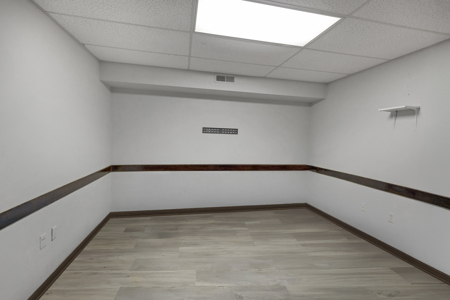 Multi-Use Commercial Building for Sale in Trenton, TN - image 18