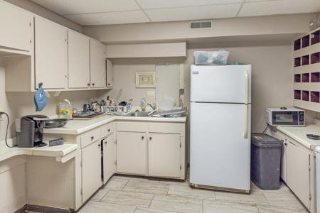 Multi-Use Commercial Building for Sale in Trenton, TN - image 12