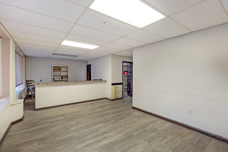 Multi-Use Commercial Building for Sale in Trenton, TN - image 4