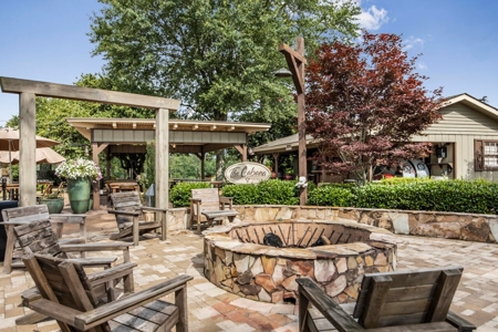 Luxury Ranch with Lakes and Venue - image 13