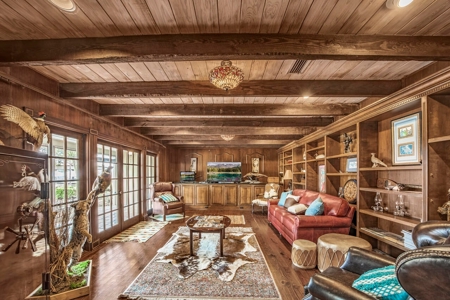 Luxury Ranch with Lakes and Venue - image 10