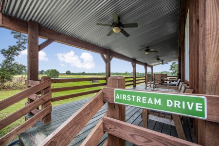 Luxury Ranch with Lakes and Venue - image 36