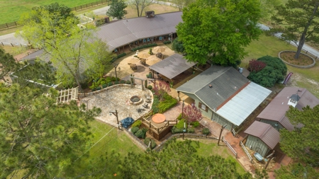 Luxury Ranch with Lakes and Venue - image 3