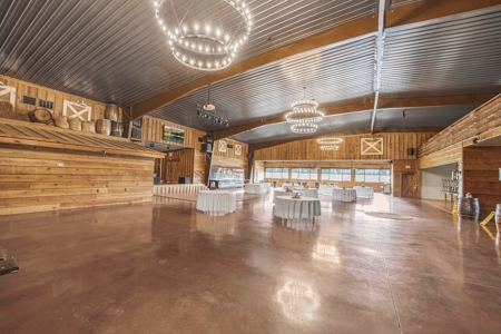 Luxury Ranch with Lakes and Venue - image 19
