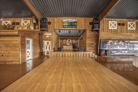 Luxury Ranch with Lakes and Venue - image 21