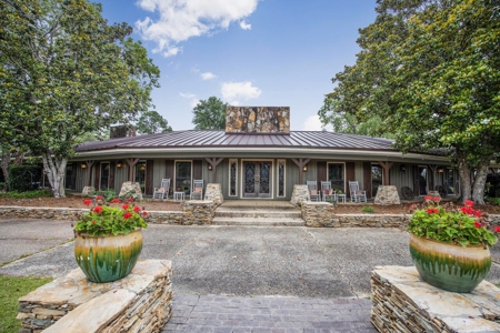 Luxury Ranch with Lakes and Venue - image 5